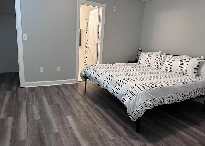 Simple Elegant Townhouse Dt Raleigh Ncsu