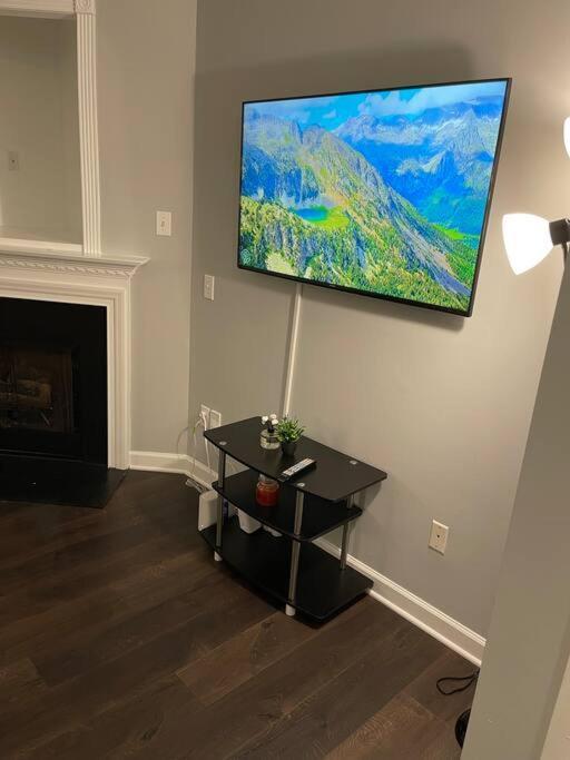 Simple Elegant Townhouse Dt Ncsu Apartamento