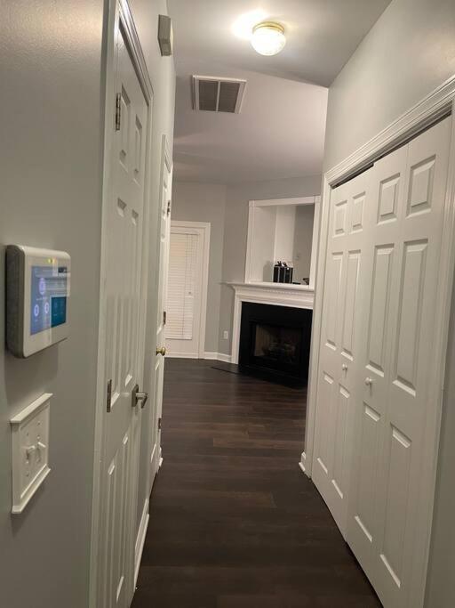 Simple Elegant Townhouse Dt Ncsu * Raleigh