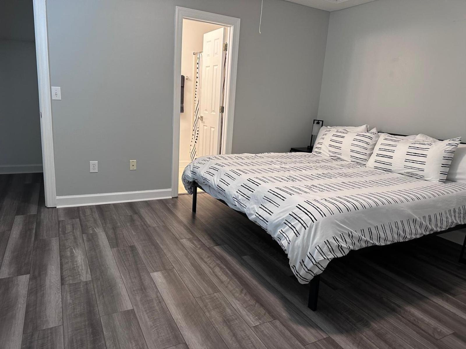 Simple Elegant Townhouse Dt Ncsu Apartamento Raleigh